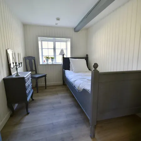 Eleonoras Bed & Breakfast 3*